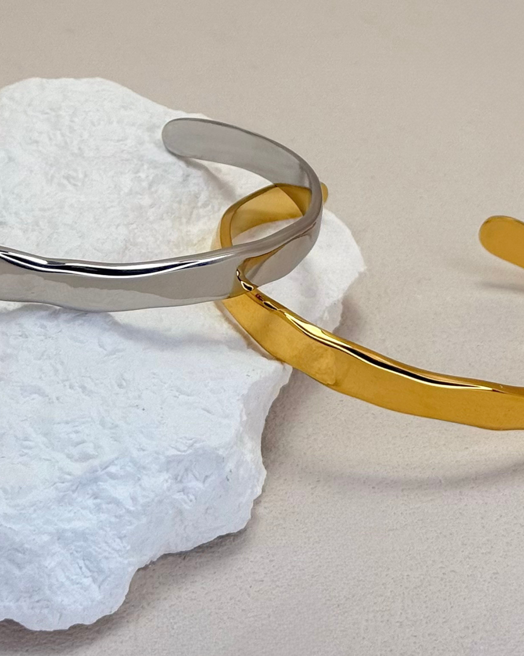 Wavy Edge Open Bangle