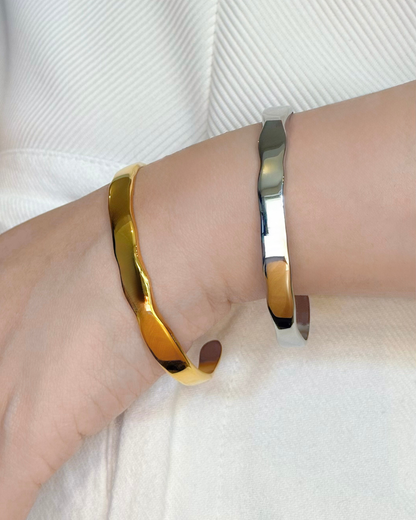 Wavy Edge Open Bangle