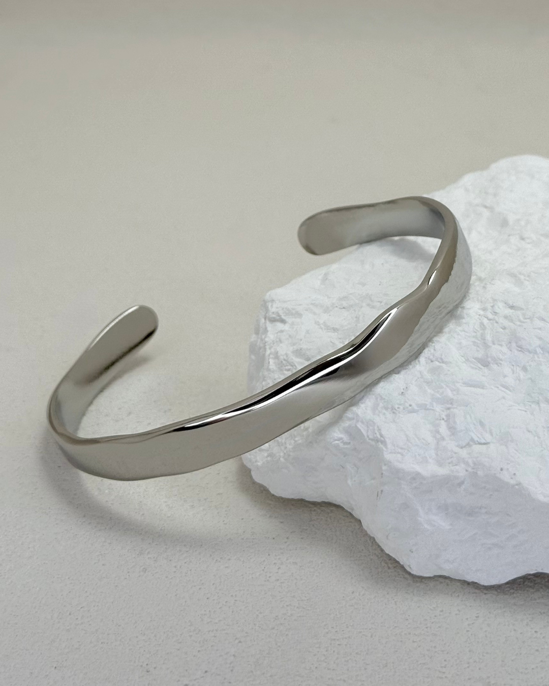 Wavy Edge Open Bangle