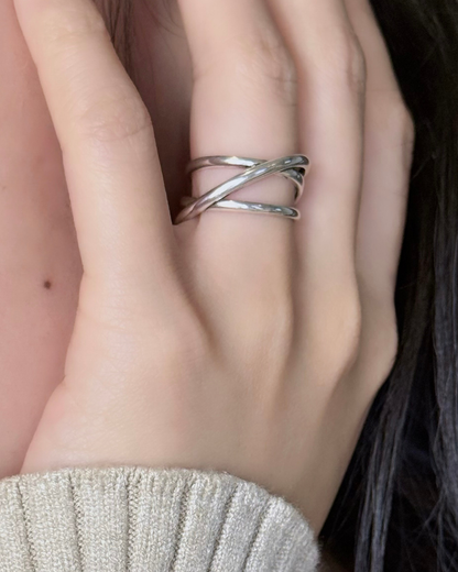 多層線條交錯開口戒指